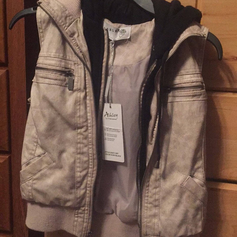 Zip up vest